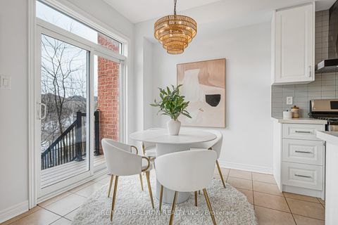 Photo 17 at 41 - 8 Townwood Drive, Jefferson, Richmond Hill