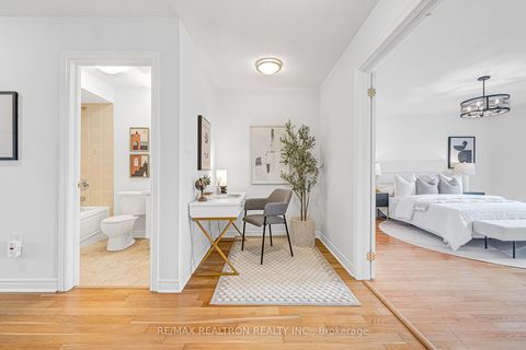 Photo 23 at 41 - 8 Townwood Drive, Jefferson, Richmond Hill