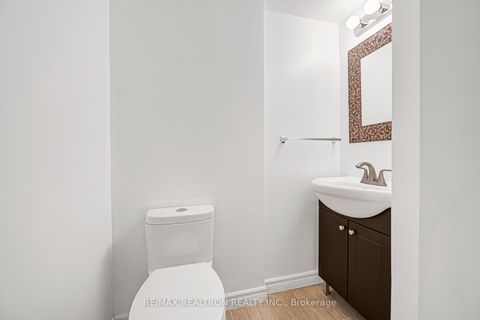 Photo 34 at 41 - 8 Townwood Drive, Jefferson, Richmond Hill