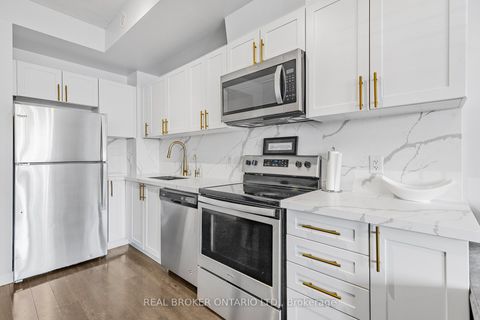 Photo 4 at 21 - 630 Rogers Road, Eglinton West, Toronto