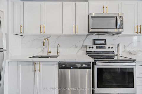 Photo 5 at 21 - 630 Rogers Road, Eglinton West, Toronto