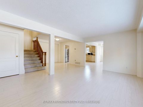 Photo 7 at #27 - 50 Rubin Street, Doncrest, Richmond Hill