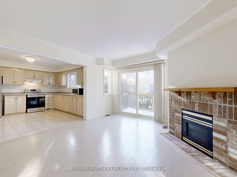 Photo 11 at #27 - 50 Rubin Street, Doncrest, Richmond Hill