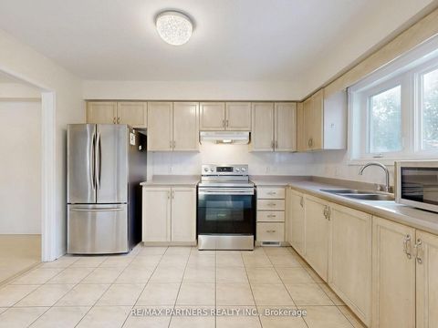 Photo 12 at #27 - 50 Rubin Street, Doncrest, Richmond Hill