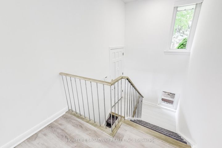 Photo 5 at 45 Hurlingham Crescent, Don Mills, Toronto