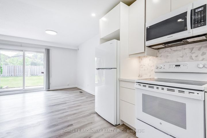 Photo 15 at 45 Hurlingham Crescent, Don Mills, Toronto