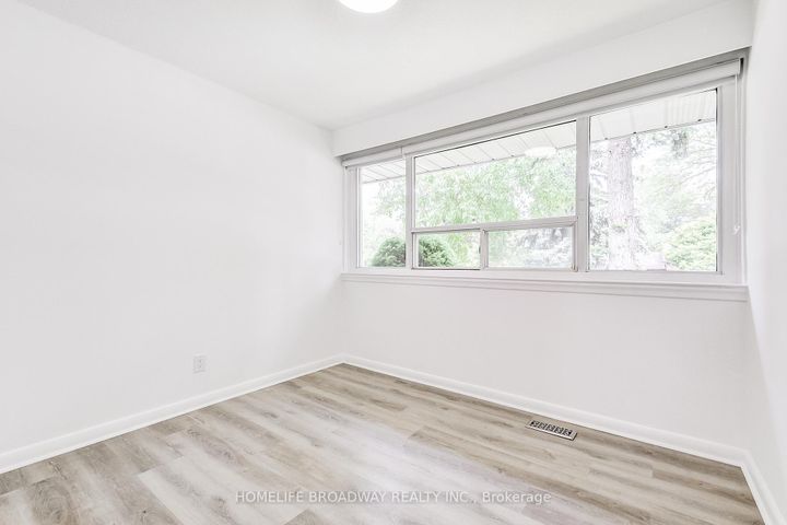 Photo 16 at 45 Hurlingham Crescent, Don Mills, Toronto