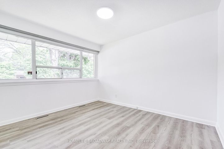 Photo 18 at 45 Hurlingham Crescent, Don Mills, Toronto