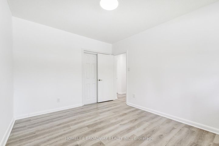 Photo 19 at 45 Hurlingham Crescent, Don Mills, Toronto