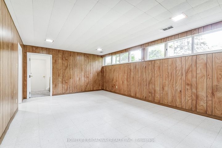 Photo 23 at 45 Hurlingham Crescent, Don Mills, Toronto