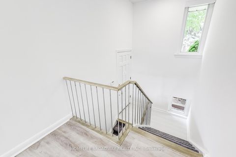 Photo 5 at 45 Hurlingham Crescent, Don Mills, Toronto