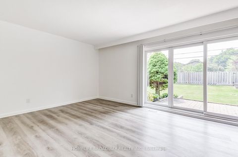 Photo 8 at 45 Hurlingham Crescent, Don Mills, Toronto