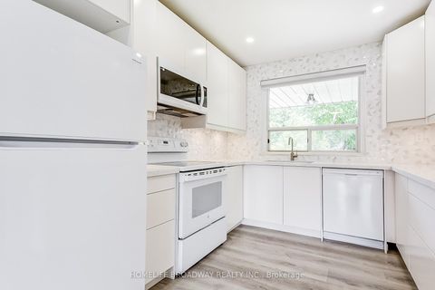 Photo 13 at 45 Hurlingham Crescent, Don Mills, Toronto