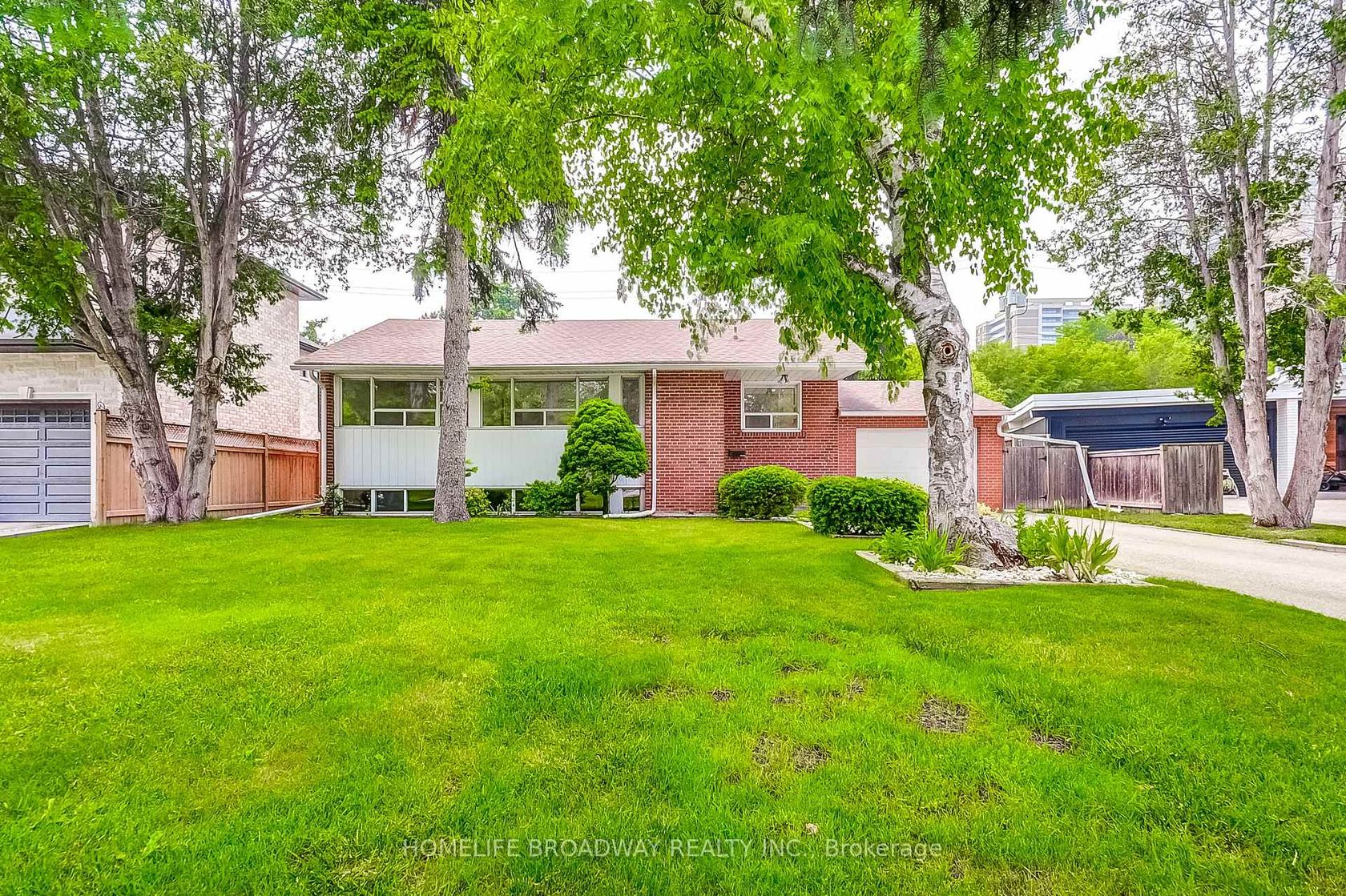 45 Hurlingham Crescent, Don Mills, Toronto by Loree Meneguzzi Real Estate 45 Hurlingham Crescent, Don Mills, Toronto