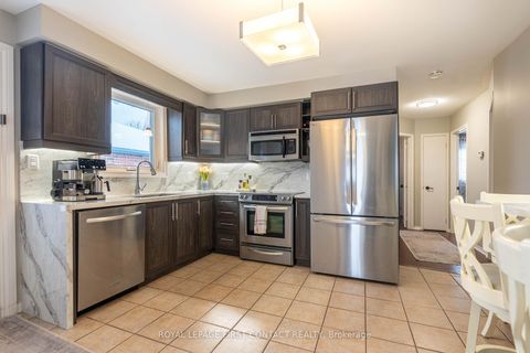 Photo 6 at 10 Wismer Avenue, Northwest, Barrie