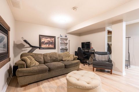 Photo 12 at 10 Wismer Avenue, Northwest, Barrie