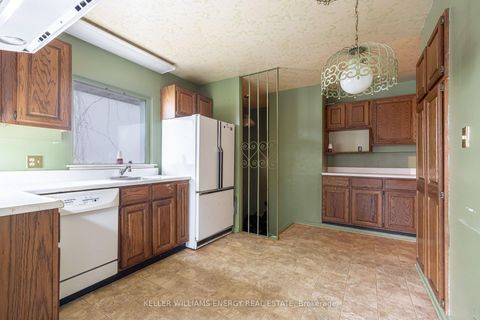 Photo 6 at 159 Princess Margaret Boulevard, Rosethorn, Toronto