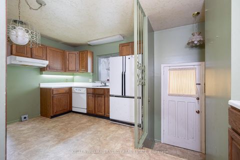 Photo 8 at 159 Princess Margaret Boulevard, Rosethorn, Toronto