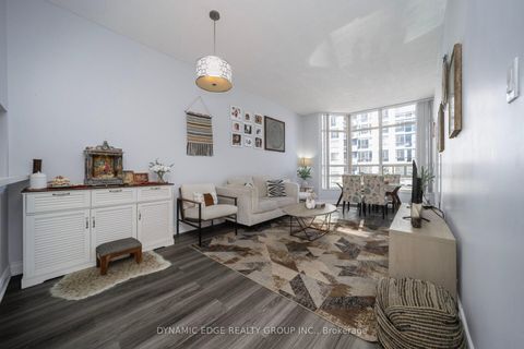 Photo 10 at 1607 - 250 Webb Drive, City Centre, Mississauga