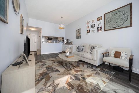 Photo 14 at 1607 - 250 Webb Drive, City Centre, Mississauga