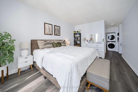 Photo 34 at 1607 - 250 Webb Drive, City Centre, Mississauga