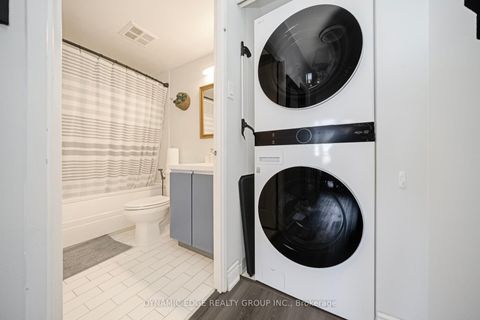 Photo 39 at 1607 - 250 Webb Drive, City Centre, Mississauga