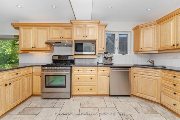 Photo 13 at 1175 Kane Road, Lorne Park, Mississauga