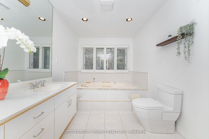 Photo 18 at 1175 Kane Road, Lorne Park, Mississauga