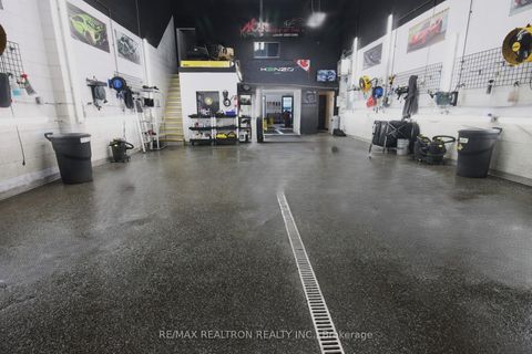 Photo 11 at 6 - 5235 Steeles Avenue W, Humber Summit, Toronto