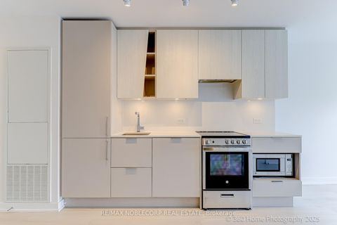 Photo 2 at 2912 - 3900 Confederation Parkway, City Centre, Mississauga