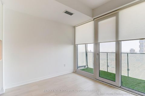 Photo 16 at 2912 - 3900 Confederation Parkway, City Centre, Mississauga