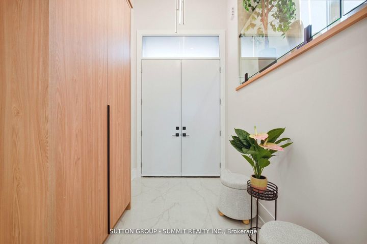 Photo 4 at 1228 Alexandra Avenue, Lakeview, Mississauga