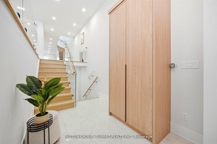 Photo 5 at 1228 Alexandra Avenue, Lakeview, Mississauga