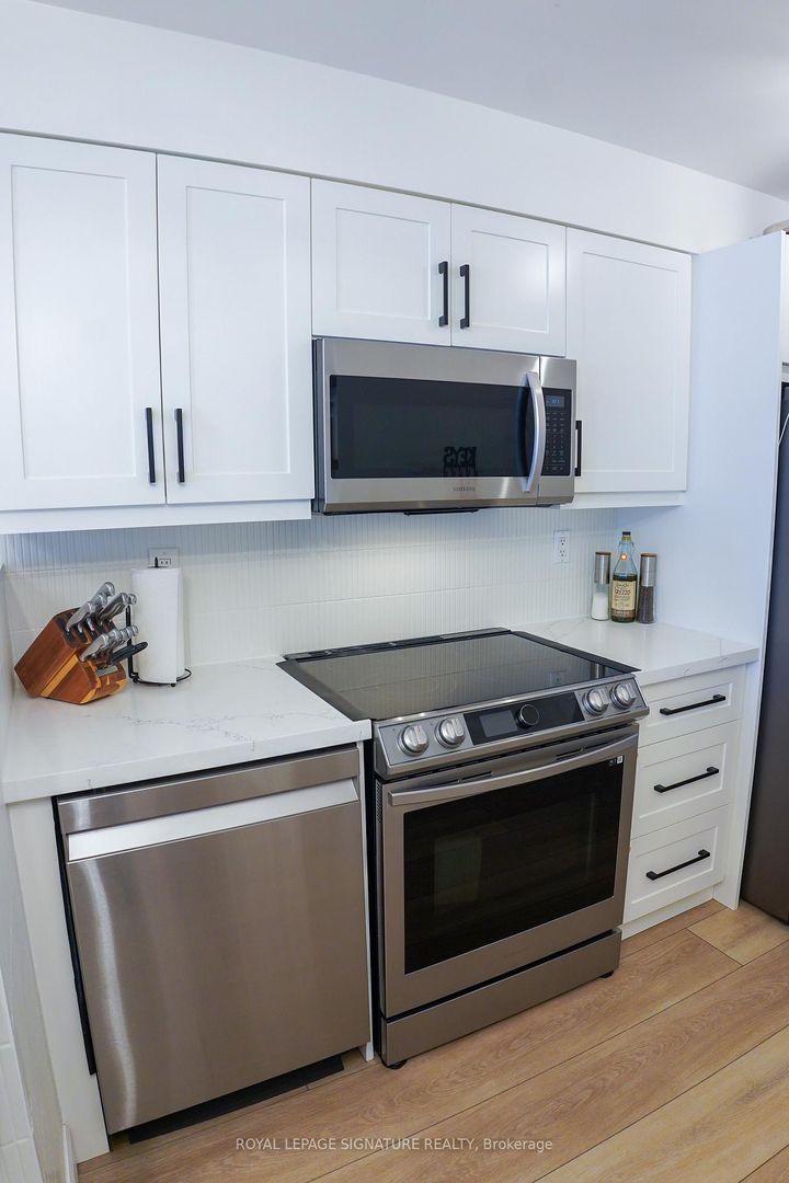 Photo 6 at Th 5 - 118 Finch Avenue W, Newtonbrook West, Toronto