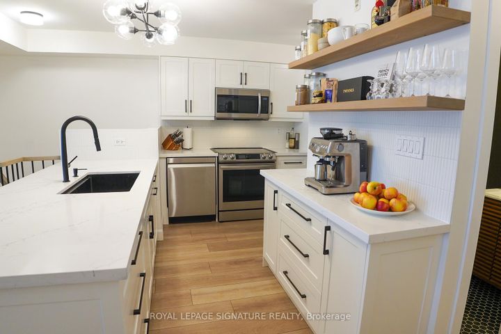 Photo 8 at Th 5 - 118 Finch Avenue W, Newtonbrook West, Toronto