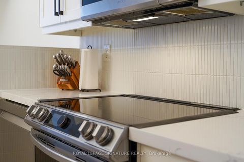 Photo 10 at Th 5 - 118 Finch Avenue W, Newtonbrook West, Toronto