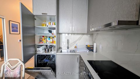 Photo 23 at 311 - 60 Honeycrisp Crescent, Vaughan Corporate Centre, Vaughan