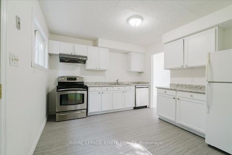 Photo 11 at 1389 Palmetto Drive, Samac, Oshawa