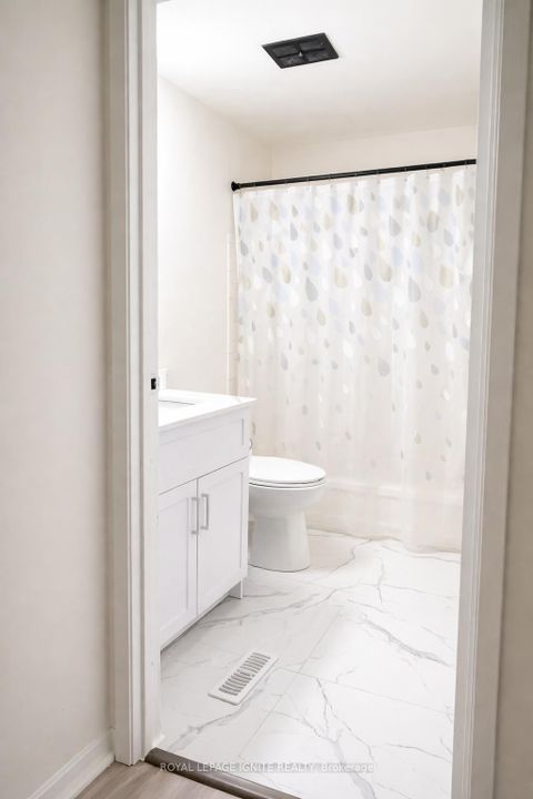 Photo 15 at 1389 Palmetto Drive, Samac, Oshawa