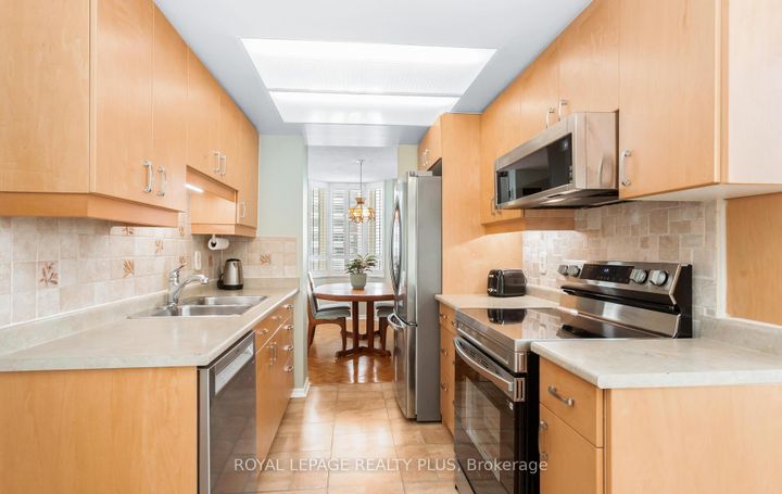 Photo 12 at 803 - 5 Lisa Street, Queen Street Corridor, Brampton