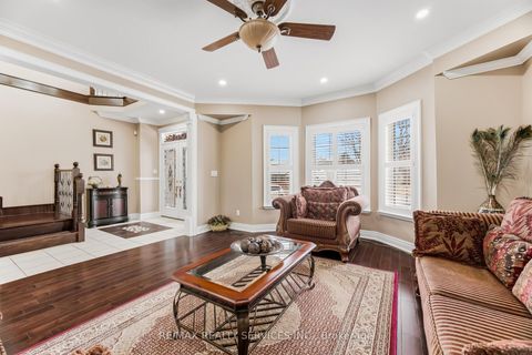 Photo 7 at 7 Waltham Drive, Beaumonde Heights, Toronto