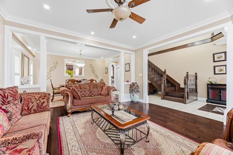 Photo 9 at 7 Waltham Drive, Beaumonde Heights, Toronto