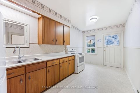 Photo 14 at 544 Windermere Avenue, Bloor West Village, Toronto