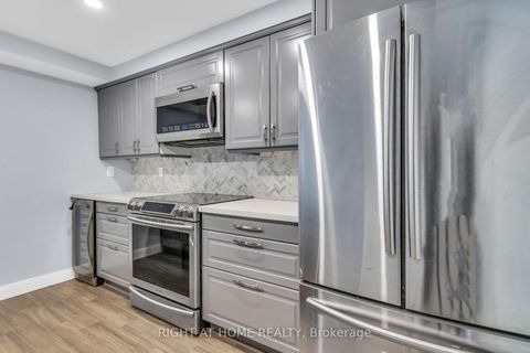 Photo 2 at 406 - 356 Mcrae Drive, Leaside, Toronto