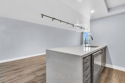 Photo 3 at 406 - 356 Mcrae Drive, Leaside, Toronto