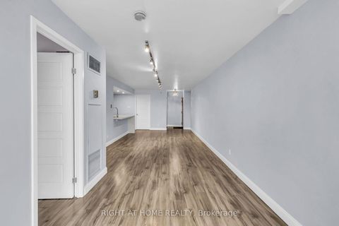 Photo 11 at 406 - 356 Mcrae Drive, Leaside, Toronto