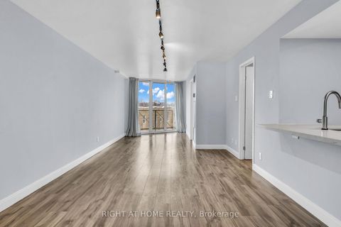 Photo 12 at 406 - 356 Mcrae Drive, Leaside, Toronto