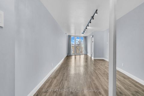 Photo 14 at 406 - 356 Mcrae Drive, Leaside, Toronto