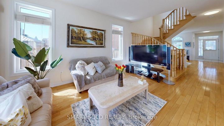 Photo 9 at 208 Cabernet Road, Patterson, Vaughan