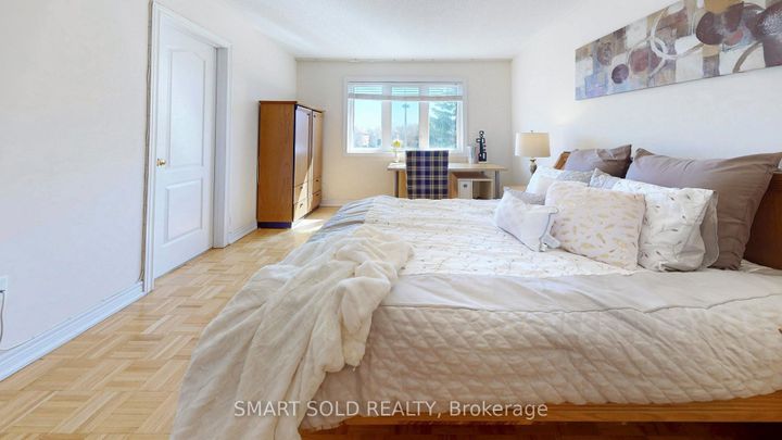 Photo 14 at 208 Cabernet Road, Patterson, Vaughan